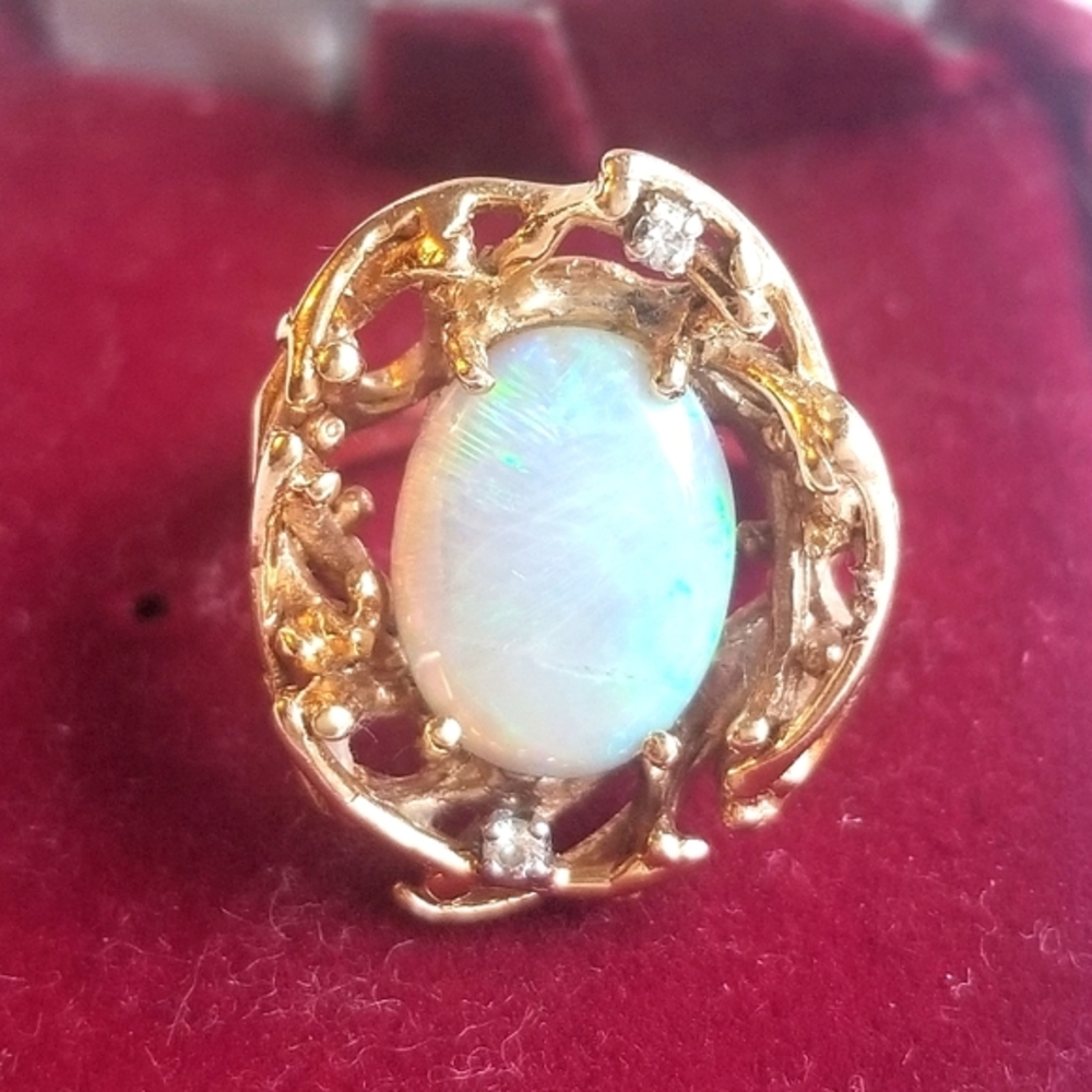14k Yellow Gold Opal Cabochon Estate Ring